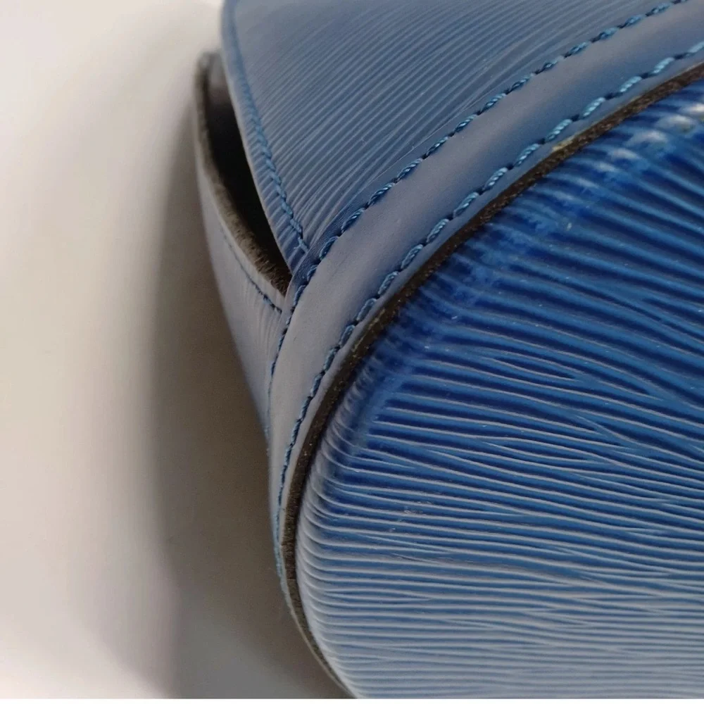 Louis Vuitton Cluny Epi Blue Shoulder Bag